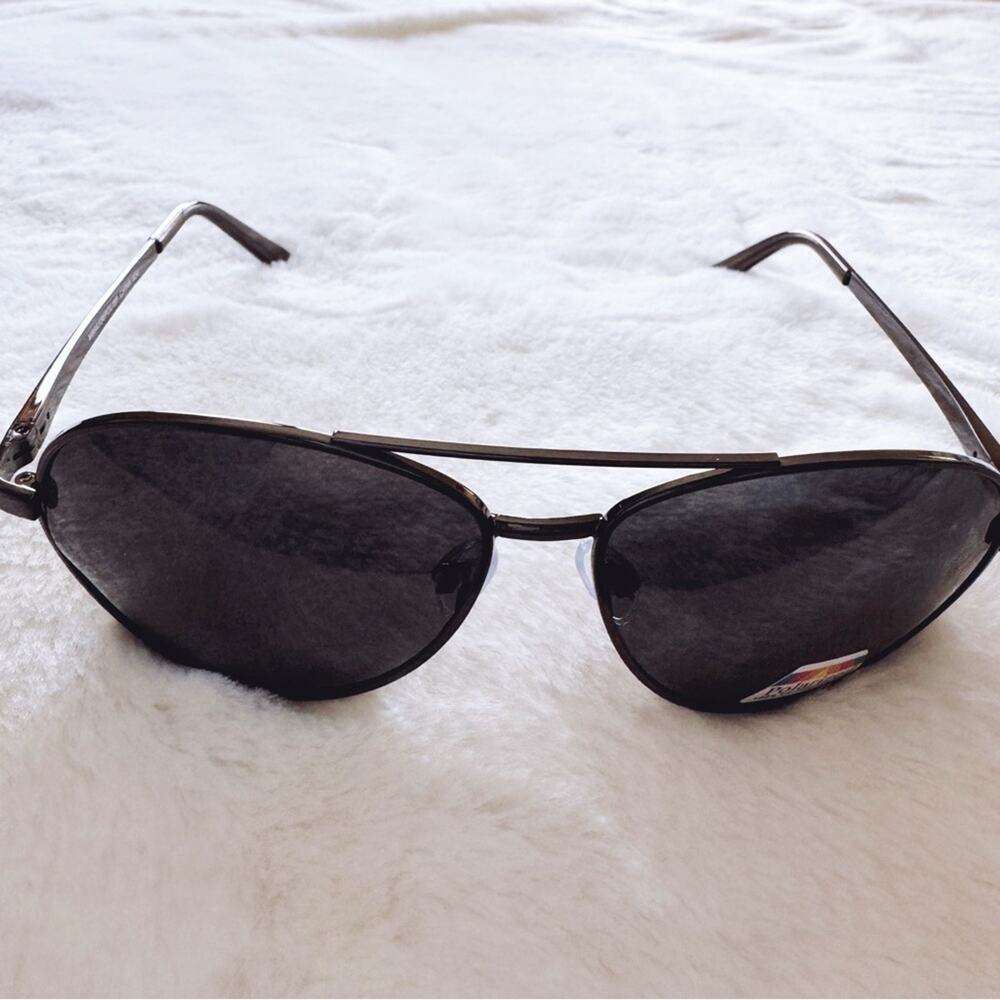 Irene Black Aviator Stylish Polarized Sunglasses - Picture 3 of 12